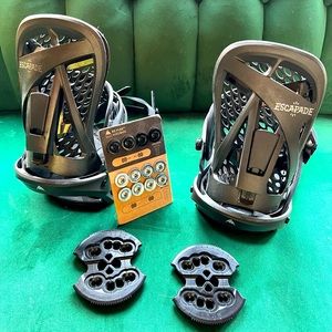 Burton women’s Escapade Reflex binding size Medium